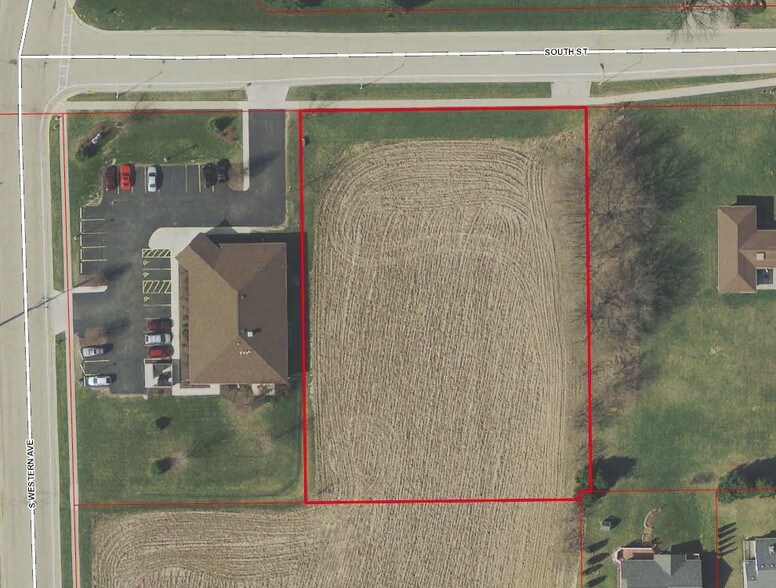 406 South St, Juneau, WI 53039