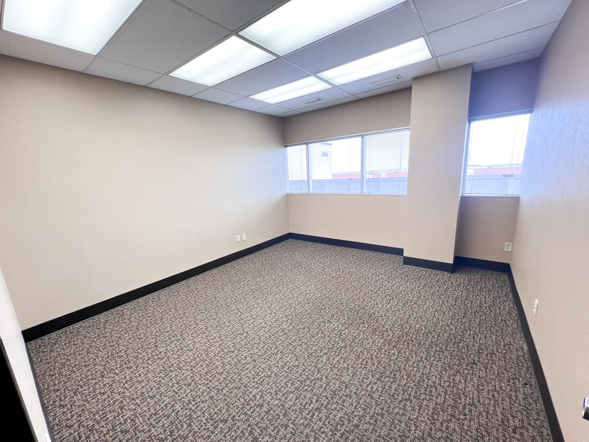 201-203 W Wall St, Midland, TX for lease Interior Photo- Image 1 of 10