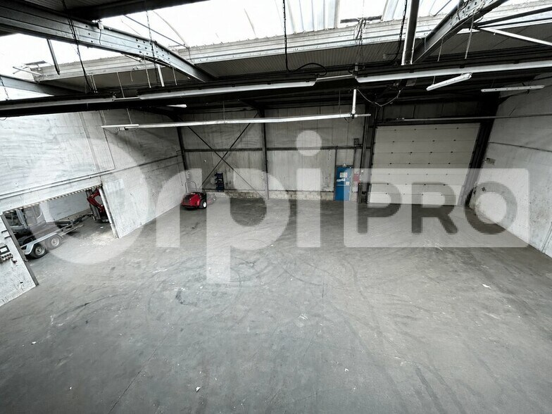 Flex in Allonne for lease - Building Photo - Image 2 of 7