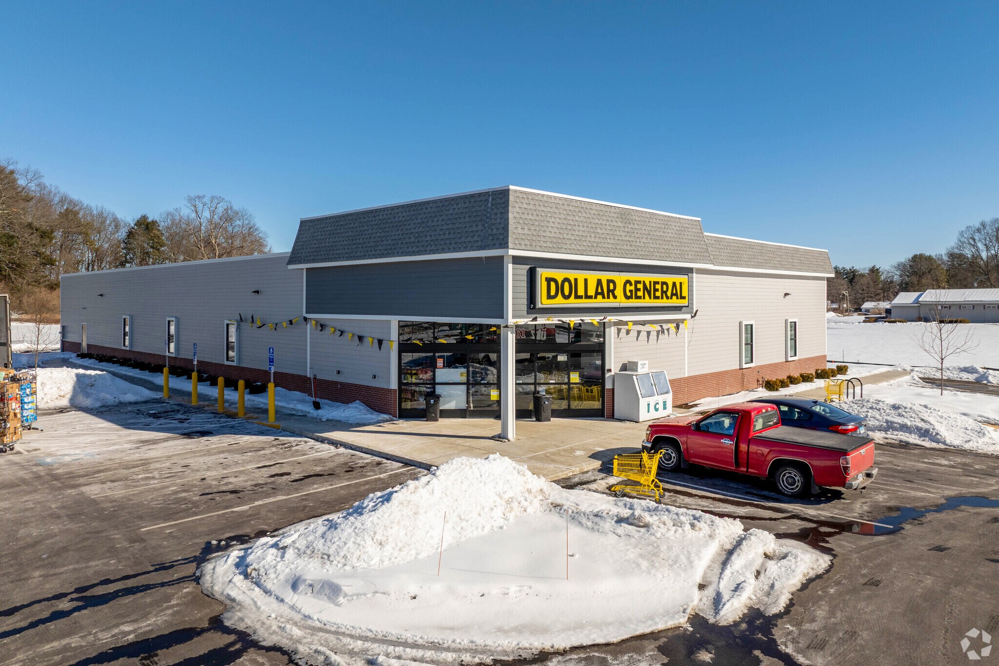 181 Raffia Rd, Enfield, CT for sale Primary Photo- Image 1 of 1