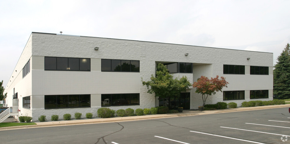 2220-2230 County Rd H, Mounds View, MN for lease - Building Photo - Image 2 of 5