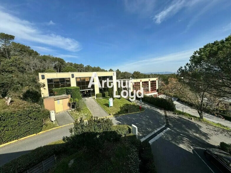 Office in SOPHIA ANTIPOLIS for lease - Building Photo - Image 1 of 12