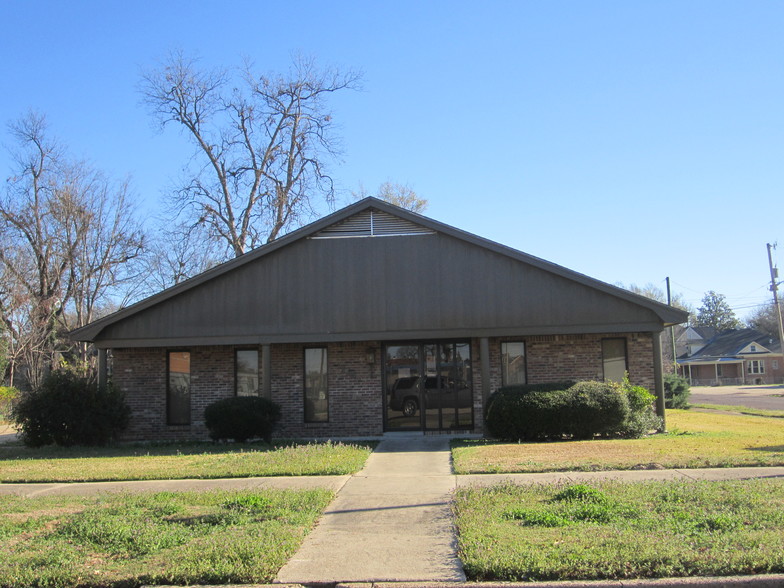 215 Lamar St, Greenwood, MS for lease - Building Photo - Image 1 of 1