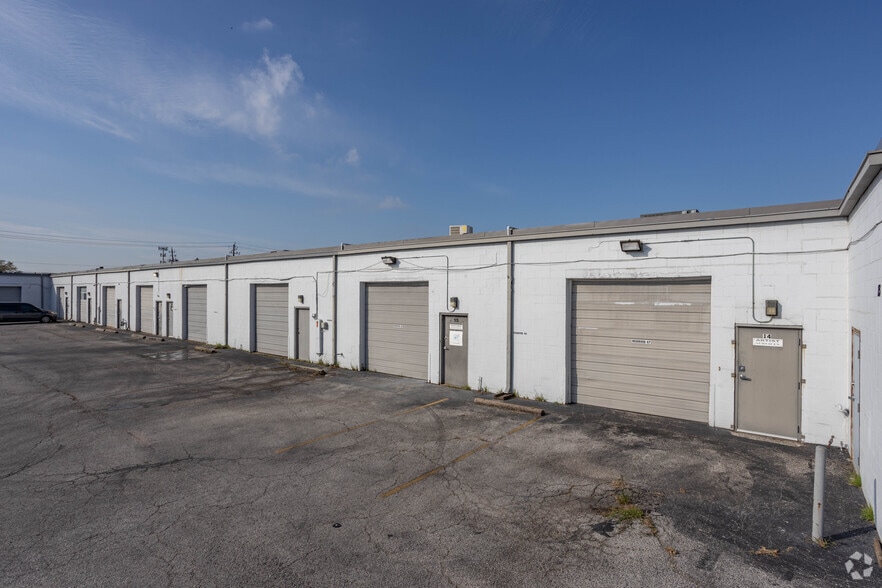 5320 Gulfton St, Houston, TX for lease - Building Photo - Image 3 of 7