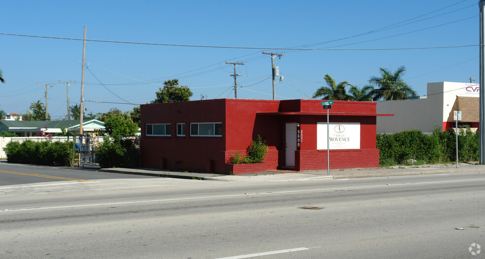 5600 S Dixie Hwy, West Palm Beach, FL for sale - Primary Photo - Image 1 of 8