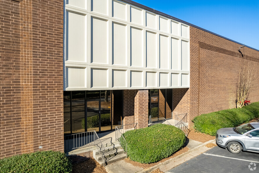 2930 Amwiler Ct, Peachtree Corners, GA for lease - Building Photo - Image 3 of 7