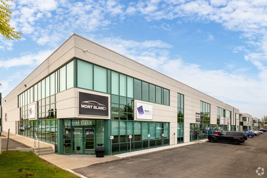 9063-9125 Rue Pascal-Gagnon, Montréal, QC for lease - Primary Photo - Image 1 of 5