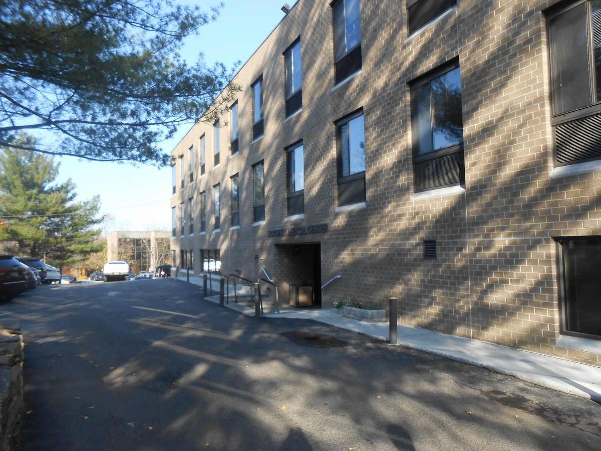 944 N Broadway, Yonkers, NY 10701