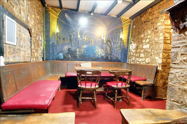 17 Main St, Pembroke for sale - Interior Photo - Image 3 of 19