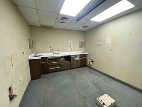 5847 Francis Lewis Blvd, Oakland Gardens, NY for lease Interior Photo- Image 1 of 2