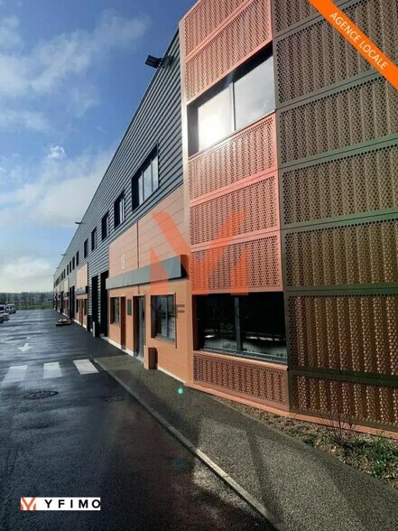 Office in Buchelay for sale - Building Photo - Image 3 of 5