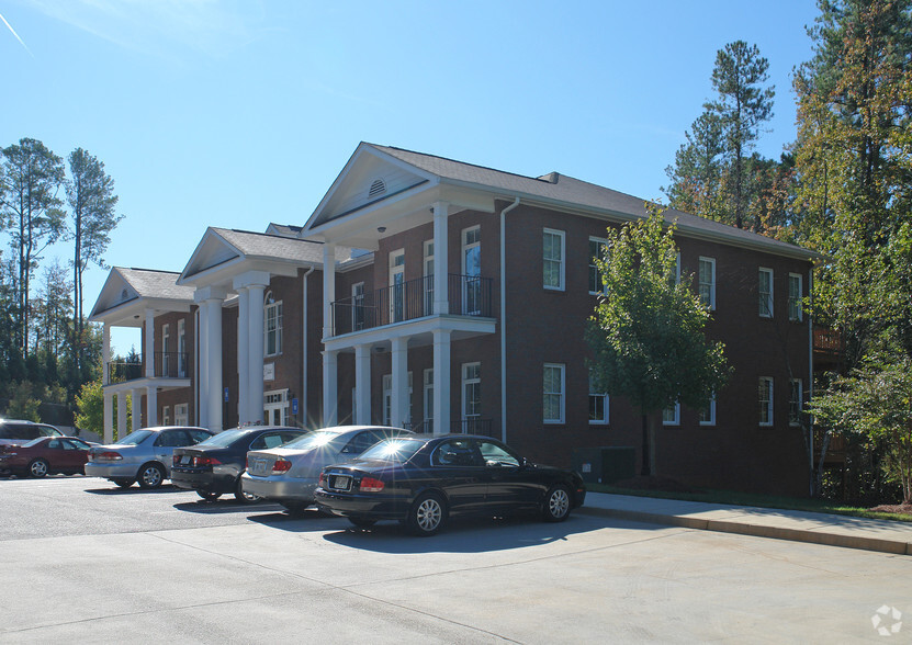 11200 Atlantis Pl, Alpharetta, GA for lease - Primary Photo - Image 1 of 8