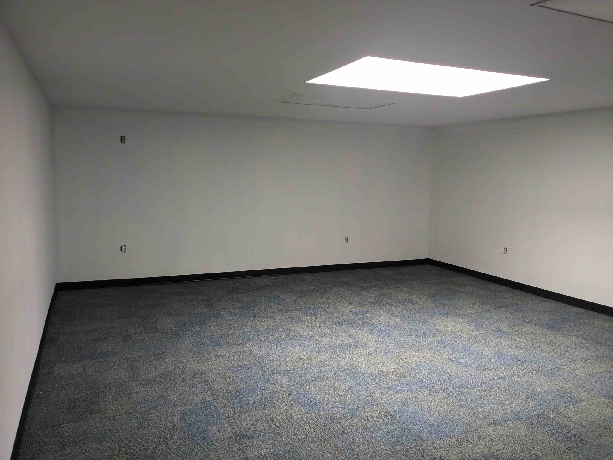 18-17 42nd St, Astoria, NY for lease Interior Photo- Image 1 of 2