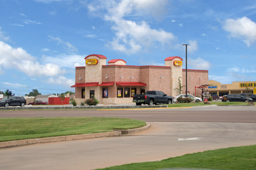 2722 N Main St, Altus, OK for sale - Building Photo - Image 1 of 1