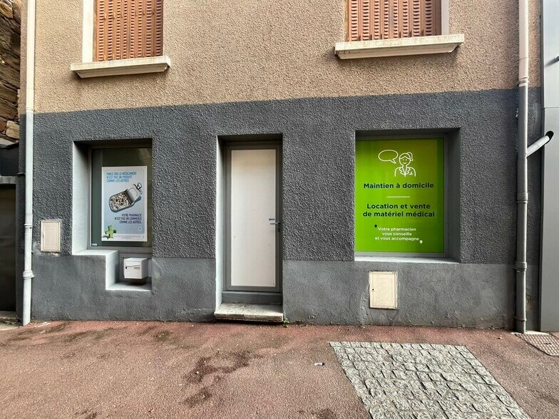 Retail in Chasselay for lease - Building Photo - Image 3 of 3