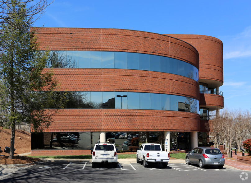 2000 Frontis Plaza Blvd, WinstonSalem, NC 27103 Office for Lease