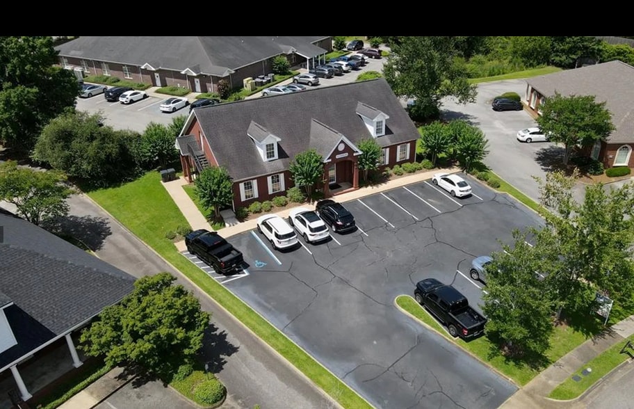113 Adris Pl, Dothan, AL for lease - Aerial - Image 2 of 18