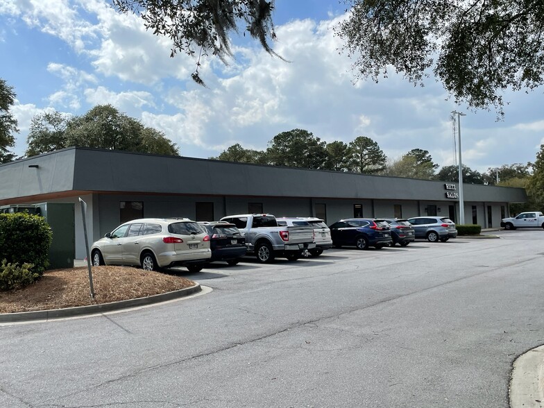 400 Mall Blvd, Savannah, GA for lease - Building Photo - Image 3 of 8