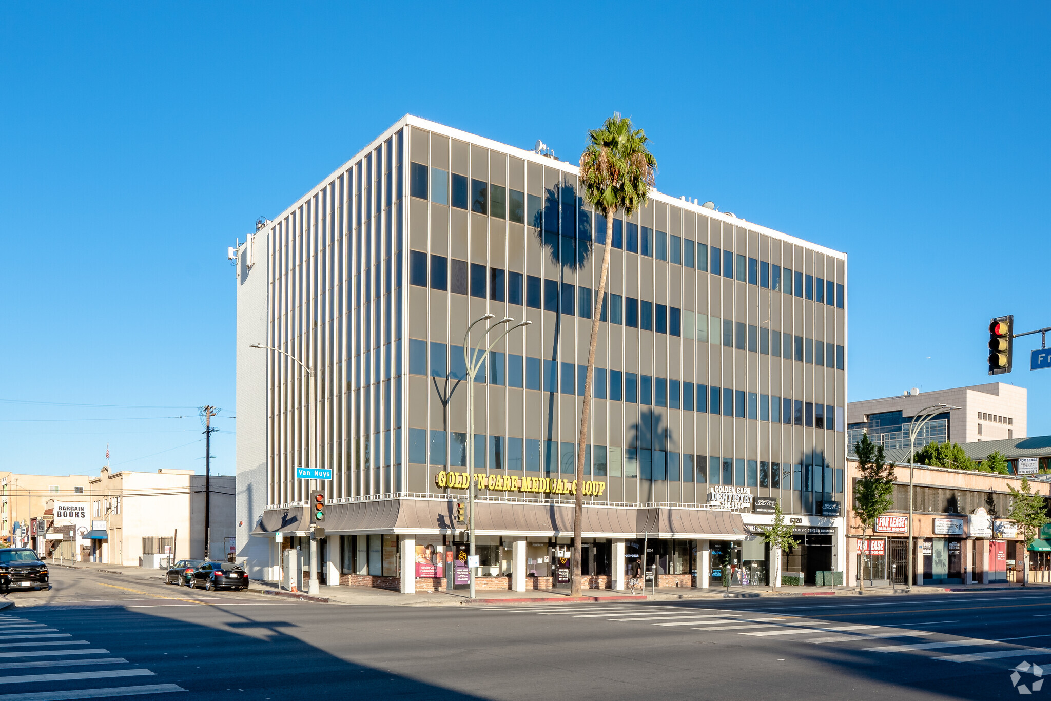 6320 Van Nuys Blvd, Van Nuys, CA for lease Building Photo- Image 1 of 4