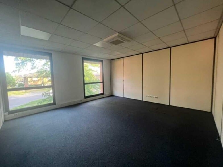 Office in Lezennes for lease - Interior Photo - Image 3 of 7