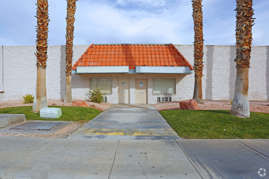 3111 S Valley View Blvd, Las Vegas, NV for lease - Building Photo - Image 2 of 4