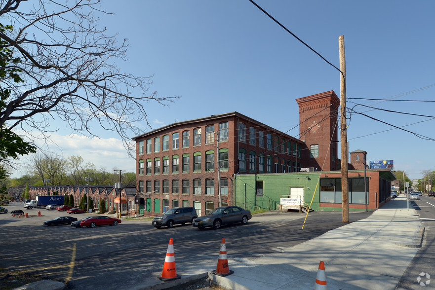 560 Mineral Spring Ave, Pawtucket, RI for sale - Primary Photo - Image 1 of 1