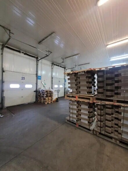 Office in Saint-Jean-de-Braye for lease - Building Photo - Image 2 of 3