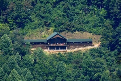 750 Bee Branch Rd, Bryson City, NC for sale - Primary Photo - Image 1 of 1
