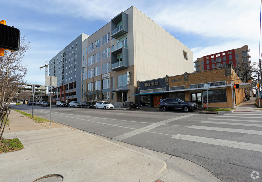 1705 Guadalupe St, Austin, TX for lease - Building Photo - Image 1 of 17