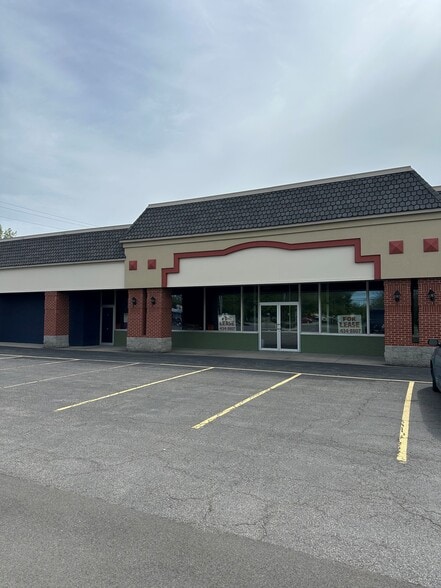 5879-5891 S Transit Rd, Lockport, NY for lease - Building Photo - Image 1 of 18