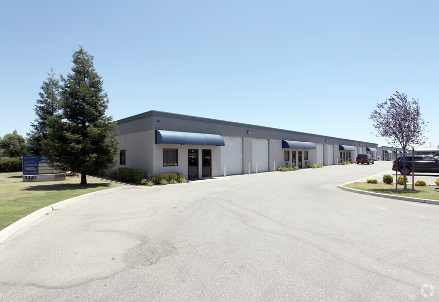 3331 Pegasus Dr, Bakersfield, CA for lease - Building Photo - Image 3 of 15