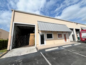 1200-1340 Stirling Rd, Dania Beach, FL for lease Building Photo- Image 1 of 3