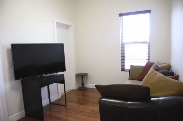 1327 W 35th St, Los Angeles, CA for sale - Building Photo - Image 2 of 52