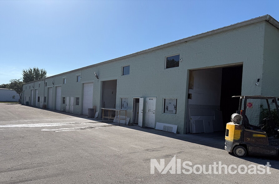 1337 SW South Macedo Blvd, Port Saint Lucie, FL for lease - Building Photo - Image 2 of 7