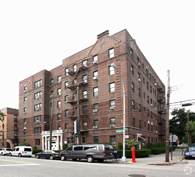 100 Marine Ave, Brooklyn, NY for sale - Primary Photo - Image 1 of 1