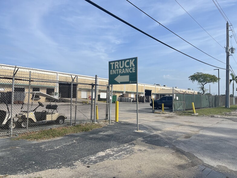 11400 NW 32nd Ave, Miami, FL for lease - Building Photo - Image 2 of 2