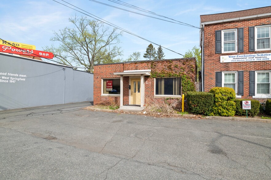 68 Westfield St, West Springfield, MA for lease - Building Photo - Image 1 of 35