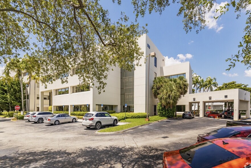 8725 NW 18th Ter, Miami, FL for lease - Building Photo - Image 3 of 12