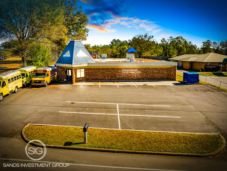 1425 Hillyer Robinson Industrial Pky, Anniston, AL for sale - Building Photo - Image 1 of 5