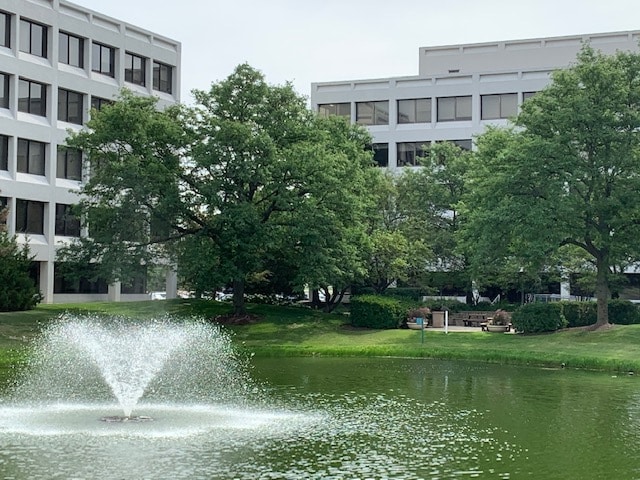 1834 Walden Office Sq, Schaumburg, IL for lease - Building Photo - Image 3 of 8