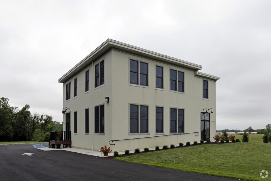 55 Main St, Pilesgrove, NJ 08098