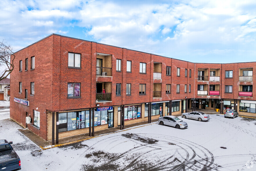 7465-7467 Av André-Ampère, Montréal, QC for lease - Building Photo - Image 3 of 3