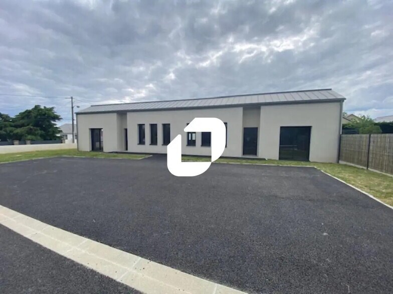 Flex in Nort-sur-Erdre for lease - Building Photo - Image 1 of 9