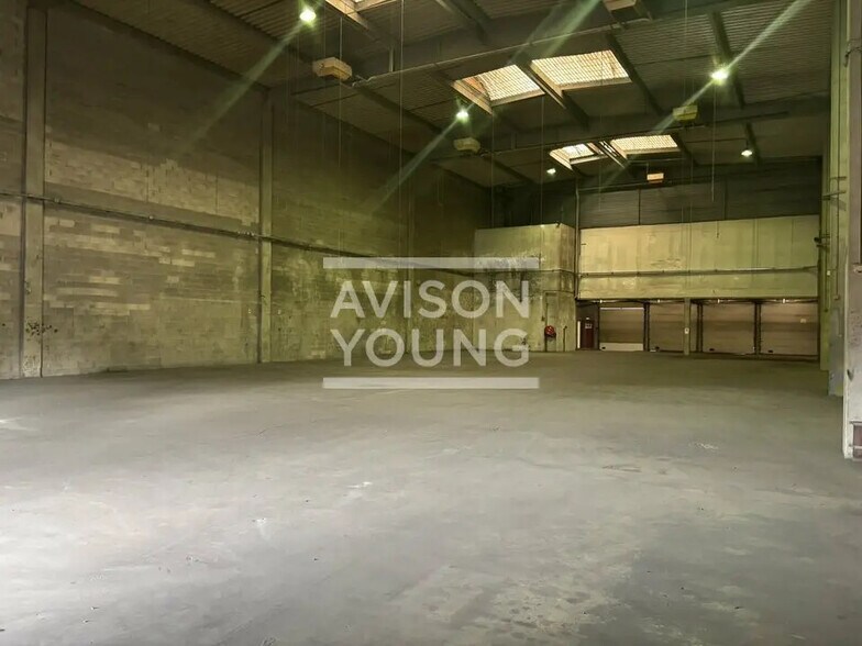 Flex in Saint-Ouen-sur-Seine for lease - Interior Photo - Image 3 of 5