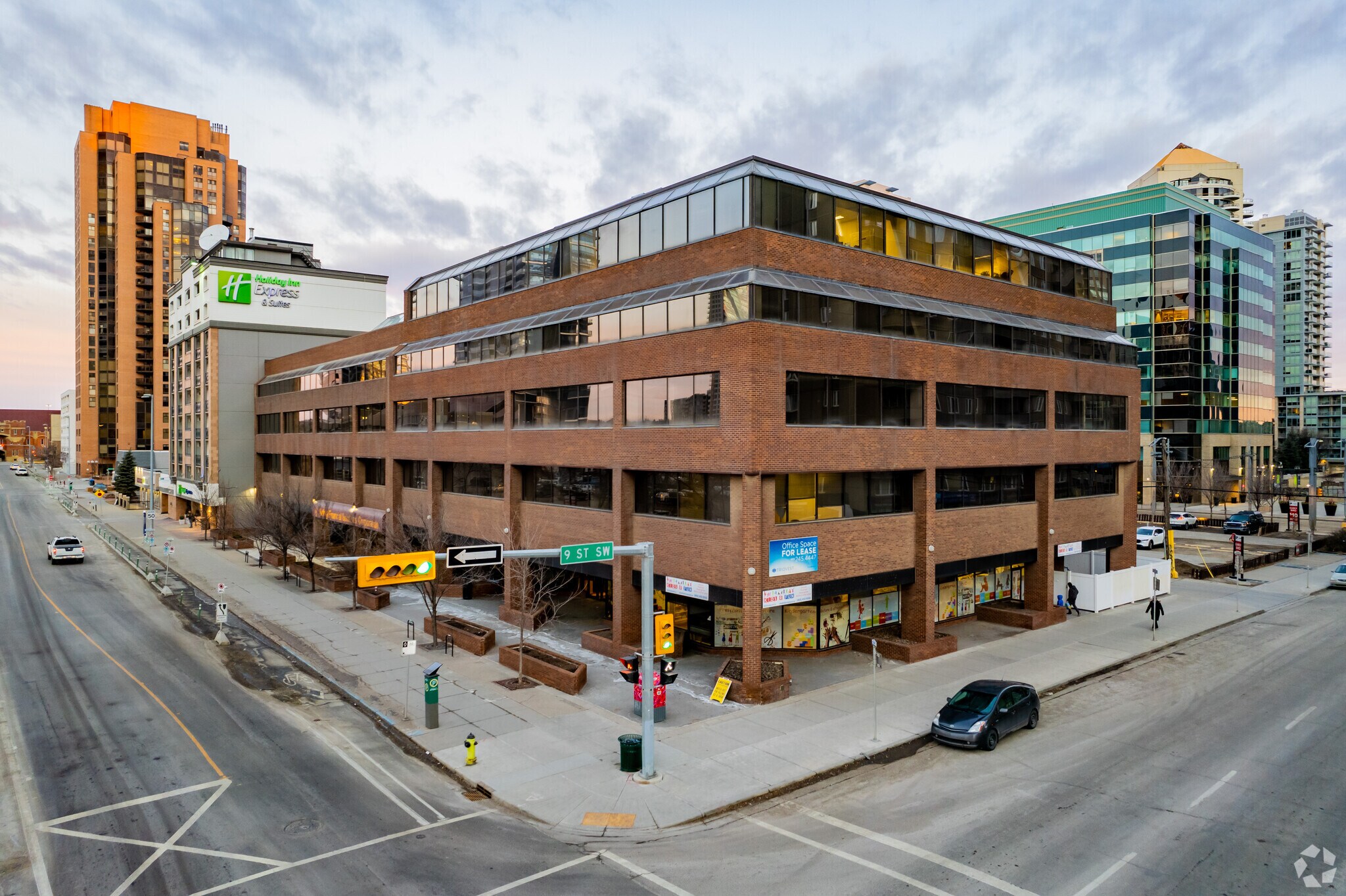 1000 8th Ave SW, Calgary, AB for sale Primary Photo- Image 1 of 24