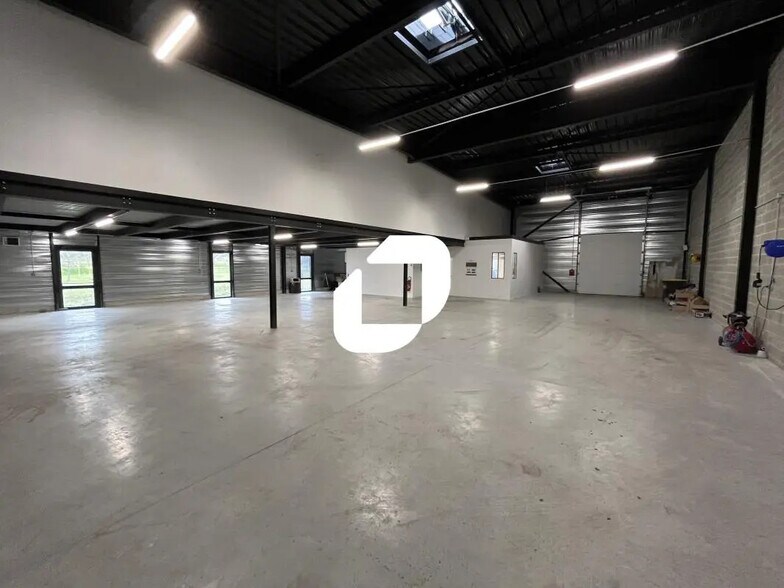 Flex in Sin-le-Noble for sale - Interior Photo - Image 3 of 15