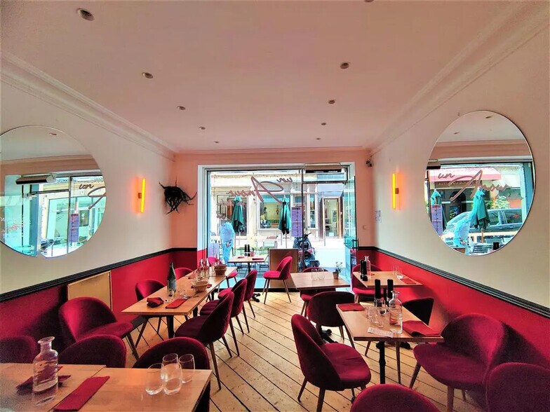 Retail in Paris for lease - Building Photo - Image 1 of 8