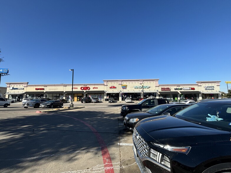 1012 E Ennis Ave, Ennis, TX for lease - Building Photo - Image 2 of 5