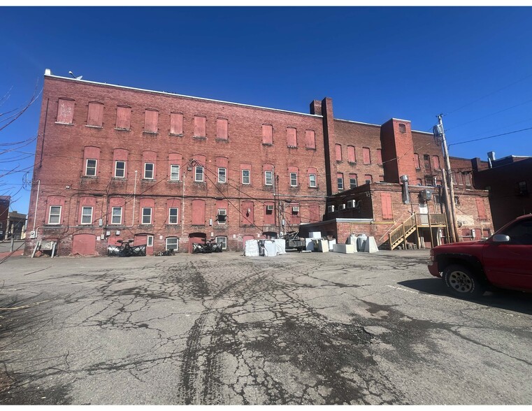 15 Market Sq, Houlton, ME for sale - Building Photo - Image 2 of 3