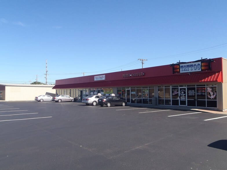 512 E Tipton St, Seymour, IN for sale - Primary Photo - Image 1 of 1